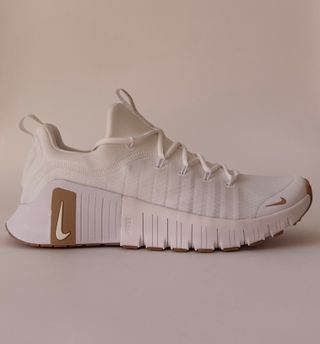 T45.5 - Nike Free Metcon 6 - White/Gum Light Brown
