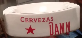 Pack Estrella Damm: Botellas, bandeja, cartel....