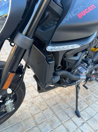Ducati Monster + 937