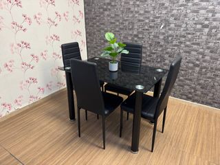 Pack Comedor Negro Mesa y 4 Sillas ¡NUEVO TOP!