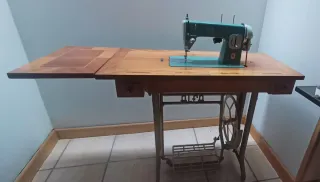 Máquina de coser antigua