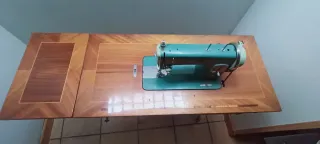 Máquina de coser antigua