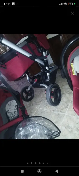 Cochecito de bebé y accesorios