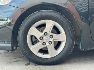 TOYOTA Auris 1.8 Hybrid Active