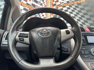 TOYOTA Auris 1.8 Hybrid Active