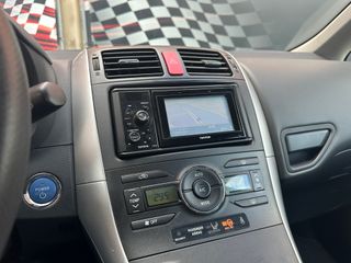 TOYOTA Auris 1.8 Hybrid Active