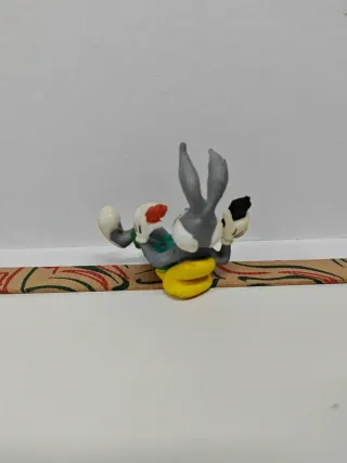 Figura Bugs Bunny Tumbado con Móvil Bullyland