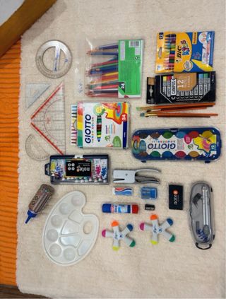 Conjunto de Material de desenho e pintura