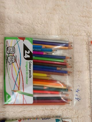 Conjunto de Material de desenho e pintura