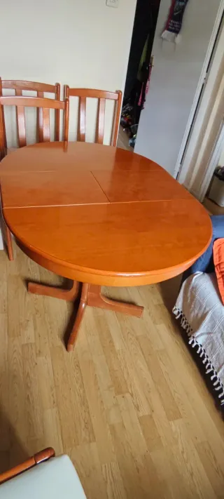 Mesa redonda extensible de madera