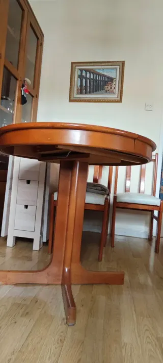 Mesa redonda extensible de madera