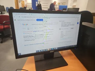 Ordenador Acer Aspire Torre, Monitor y Teclado