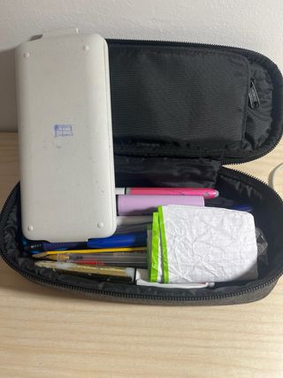 Estuche Eastpak gris