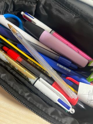 Estuche Eastpak gris