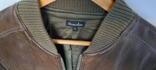 Cazadora de cuero marrón