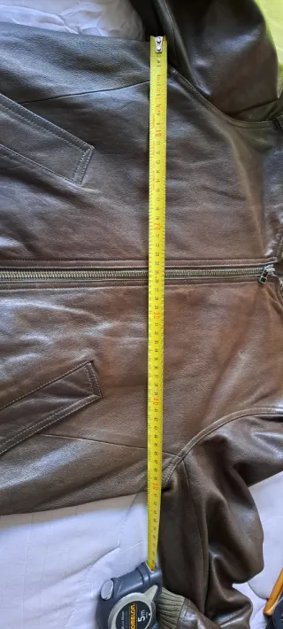 Cazadora de cuero marrón