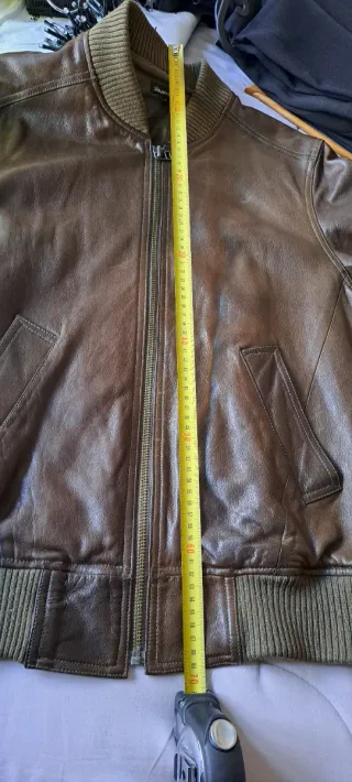 Cazadora de cuero marrón