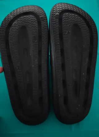 Chanclas Crivit Negras Talla 41