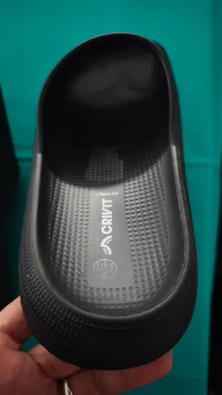 Chanclas Crivit Negras Talla 41