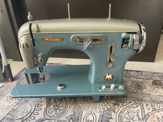Máquina de coser Minato Vintage Japonesa