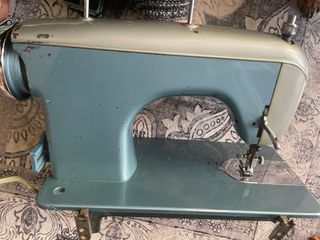 Máquina de coser Minato Vintage Japonesa