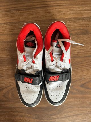 Jordan Legacy con pocos usos. talla 41