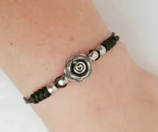Pulsera cuero con Rosa.