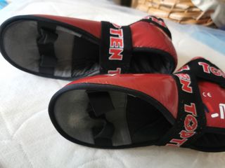 Espinilleras Kickboxing Top Ten Rojas. Talla M-L