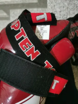 Espinilleras Kickboxing Top Ten Rojas. Talla M-L