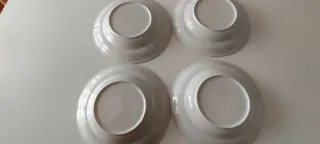 4 Platos hondos Antiguos de Loza Fina con dibujo.