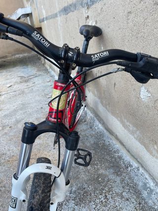 Bicicleta Scott Scale Roja