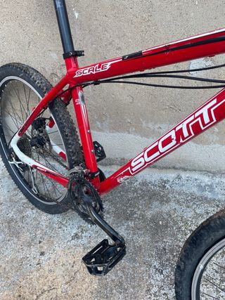 Bicicleta Scott Scale Roja