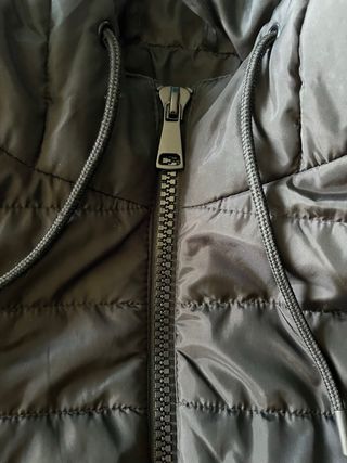 Cazadora acolchada negra