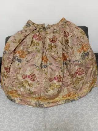 Traje de Fallera Blanco y Dorado y accesorios