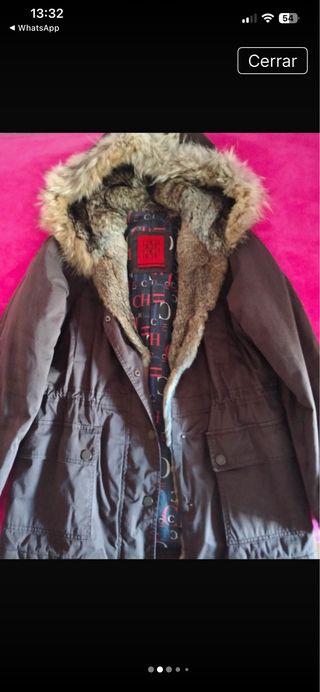 Parka Carolina Herrera Marrón con Capucha