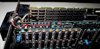 Computer AT286, senza coperchio superiore.