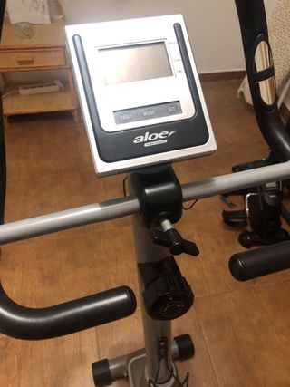 Bicicleta Estática Aloha BH Fitness