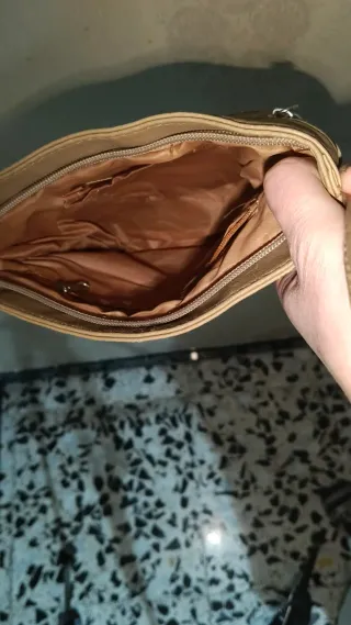 Bolso de mujer beige