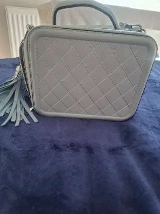 Bolso Zara cuadrado azul