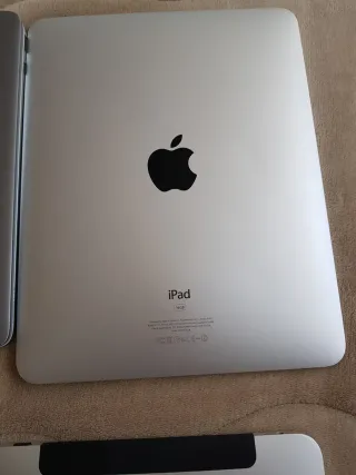 Lote de un ordenador y 5 tablets para PIEZAS