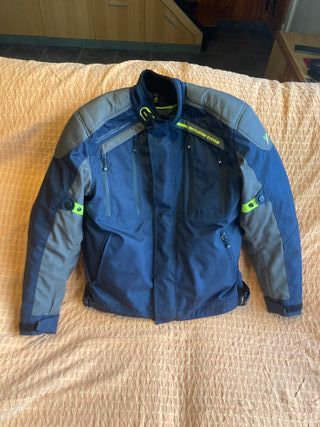 Chaqueta moto Talla L y Pantalón Talla 44