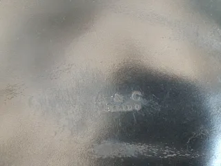 Bolso de piel negro y multicolor