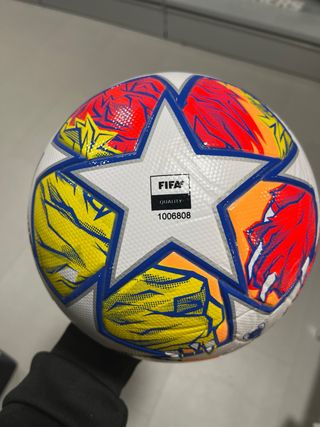 Balón Adidas Final Champions League Londres 24