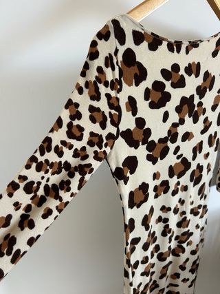 Vestido de punto con estampado animal