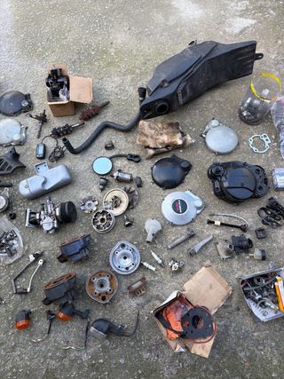 Lote de piezas AM6 49cc