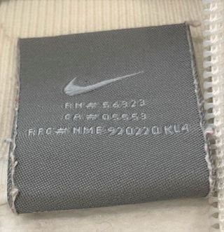 Chaqueta deportiva Nike Talla L-12-13 años.