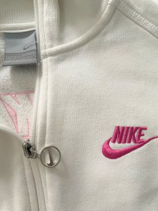 Chaqueta deportiva Nike Talla L-12-13 años.