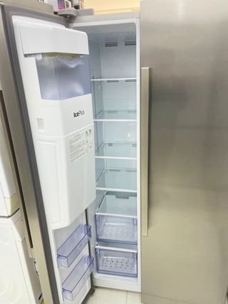 Nevera Beko Americana