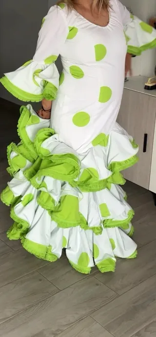 Vestido de gitana lunares verde y blanco