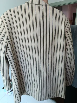 Americana Zara Talla L Rayas Beige y Negro